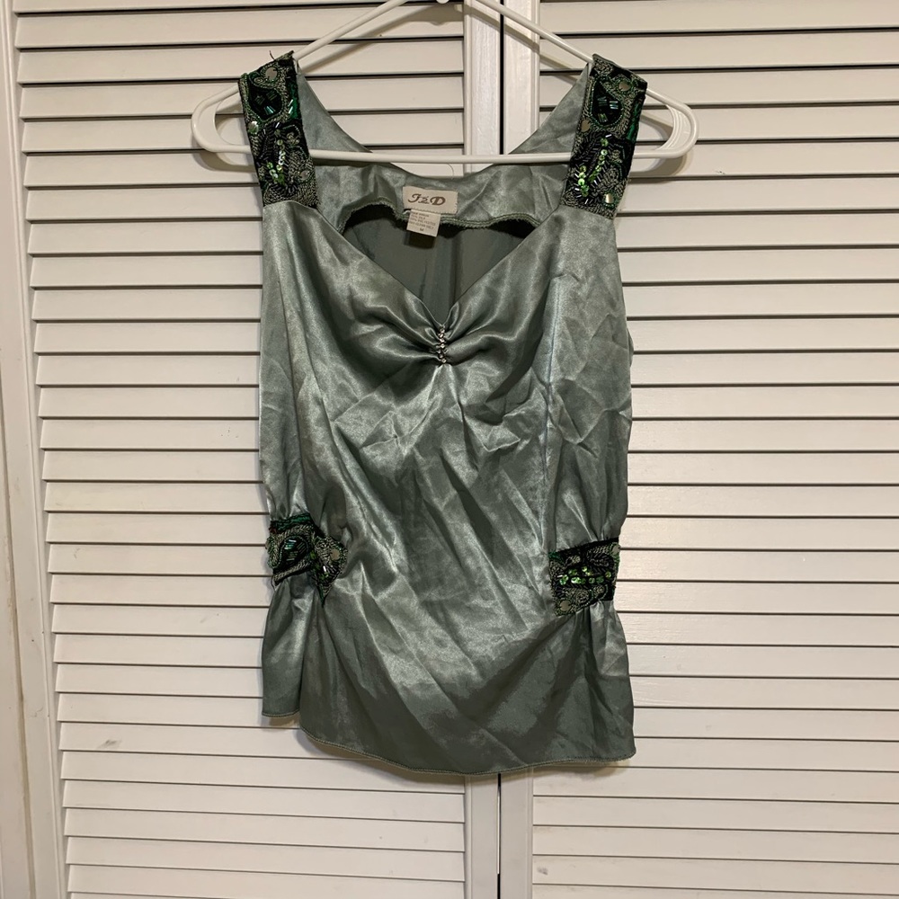 Stunning satin top size small